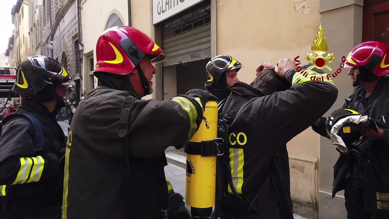 Firenze - In fiamme appartamento a Borgo San Jacopo, salvate due ragazze (22.07.19)