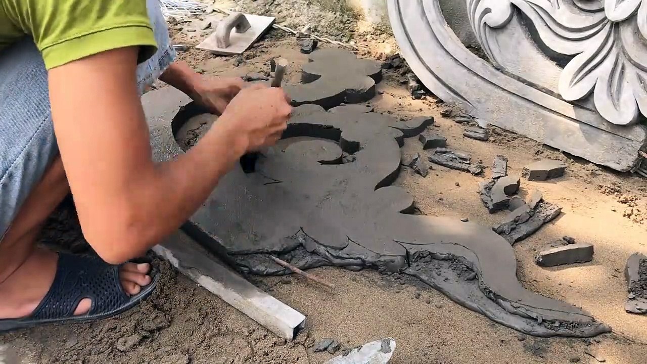 Leaf details created from sand and cement