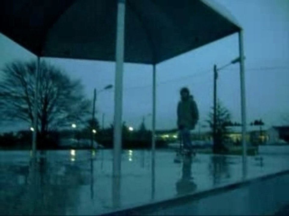 Skateur sous la flotte(amateur)