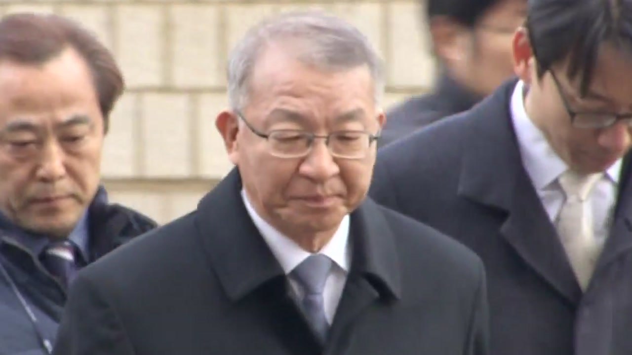 법원, 양승태 前 대법원장 직권 보석 결정..."주거지 제한, 외출 금지는 없어" /...
