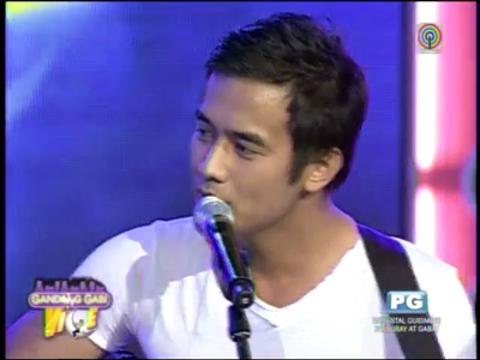 Jason and JM serenade Vice Ganda