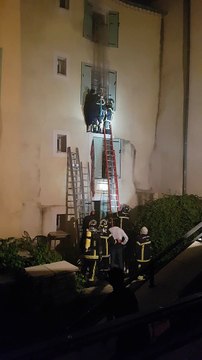 Forcalquier : sept pompiers blessés et onze personnes incommodées par les fumées dans l'incendie d'un immeuble