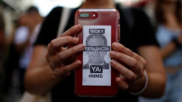 El gobernador de Puerto Rico renuncia a la reeleción, pero no dimite