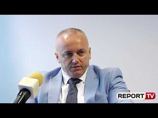 Report TV - FOTO me 'UÇÇ' e personalitete, ja kush është 'Presidenti' i Republikës së Çamërisë