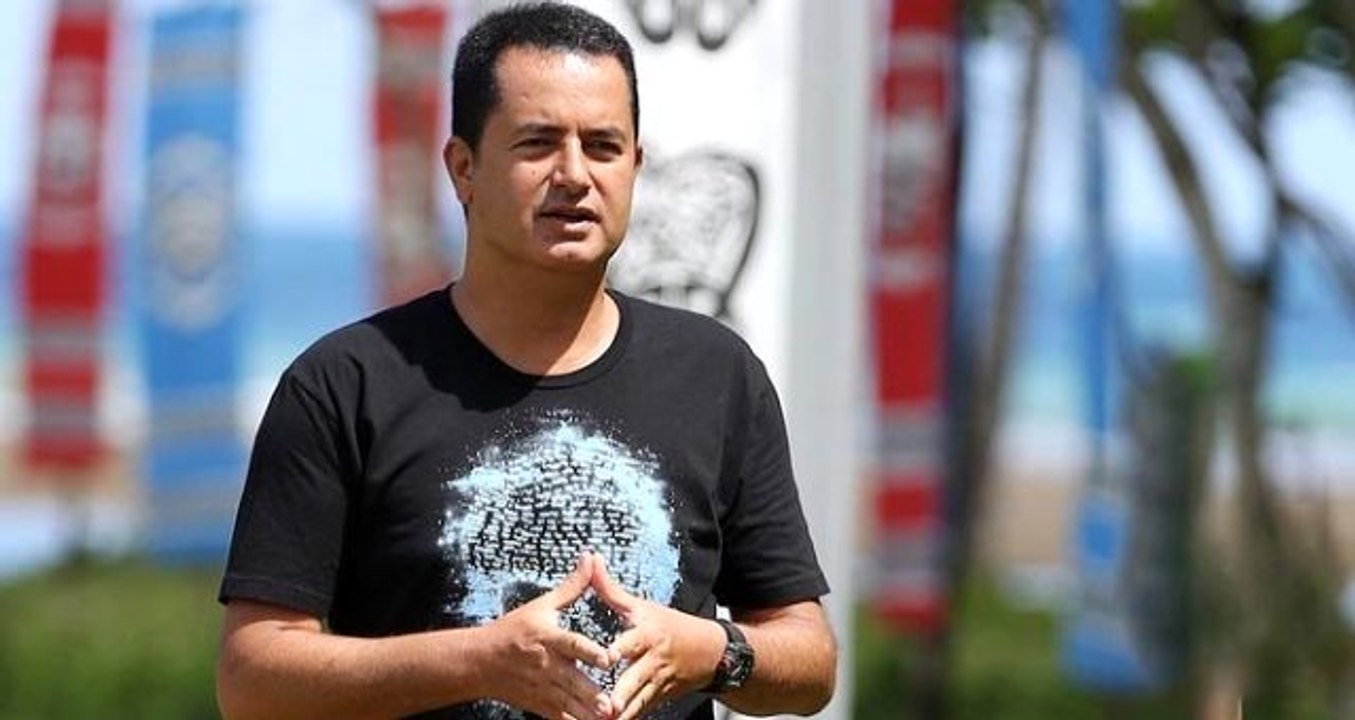 Çeşme'de tatil yapan Acun Ilıcalı, teknesinde ü...