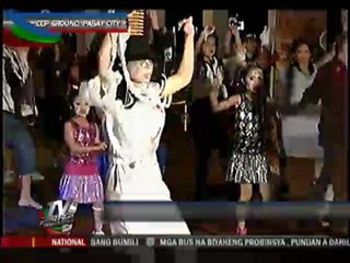 MJ fans dance ‘Thriller’ to recall