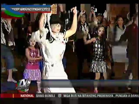 MJ fans dance ‘Thriller’ to recall