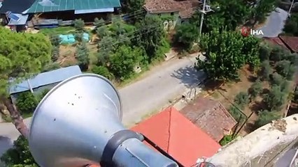 Telefonun Çekmediği Köyde, Vatandaşlar Çareyi Minareye Çıkarak Arıyor