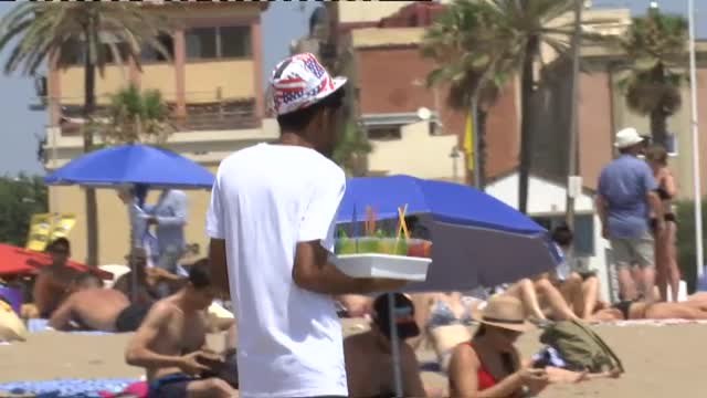 Expertos advierten de la insalubridad de los comerciantes ilegales en las playas