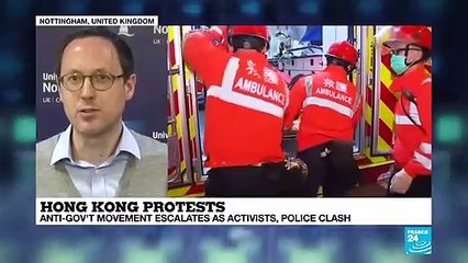Were police officers in HK colluding with thugs?