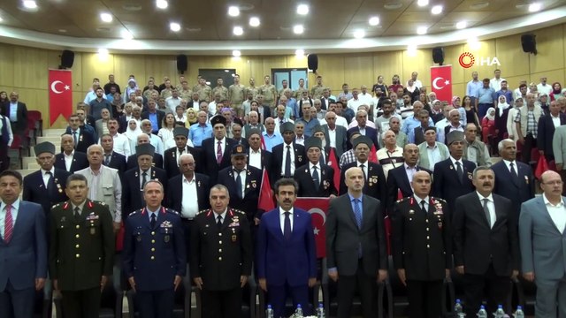 Kıbrıs gazilerine madalyaları verildi