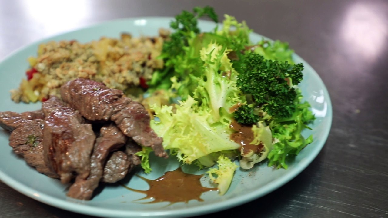 Recette | Crumble au chèvre et viande Salers marinée
