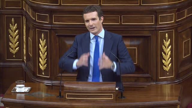 Casado ratifica su no a Sánchez y le recrimina su silencio sobre el Cataluña: Dos horas de discurso sin decir nada