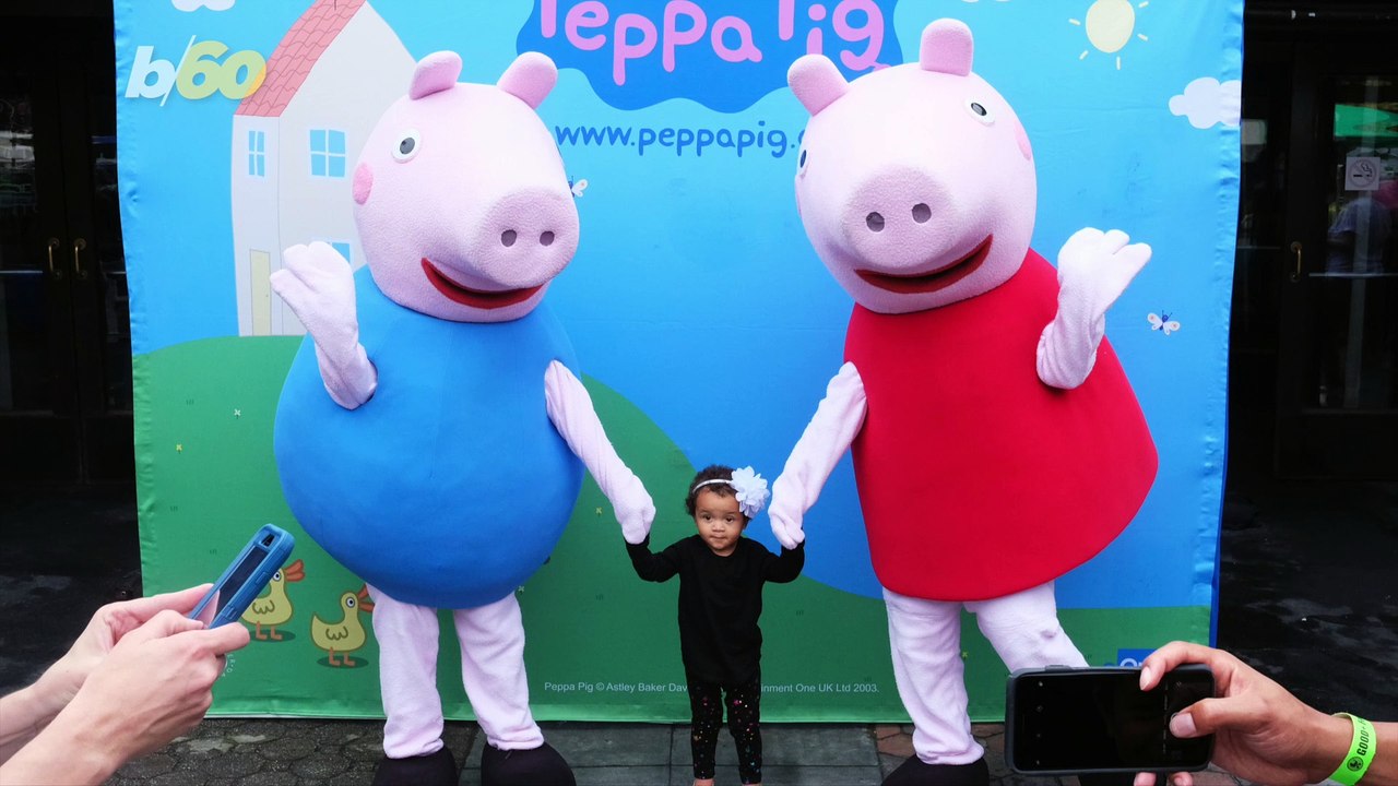 Peppa Big! Internet Claims Peppa Pig is a 7 Foot Tall Giant