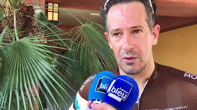 Pendant la canicule, les coureurs vont boire entre 15 et 20 bidons chacun explique Julien Jurdie.