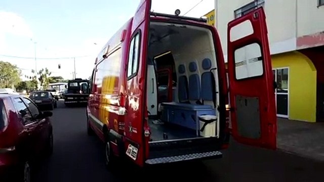 Vendedor ambulante tem lesões graves ao ser atropelado na Rua Paraná