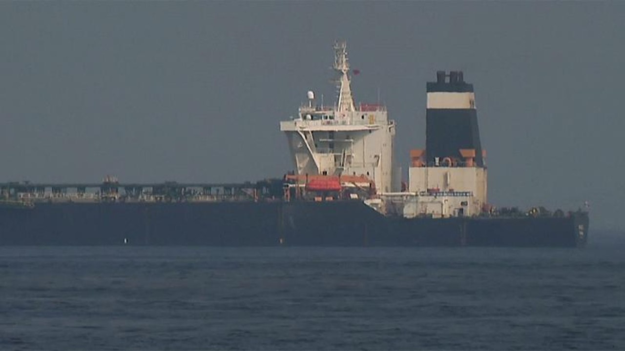 Iran: "Nessuno può violare la legge e l'ordine nello stretto di Hormuz"