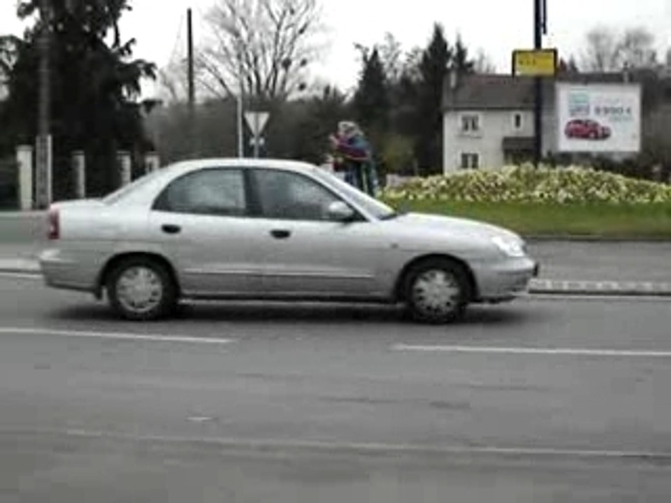 techtonik rond point de soissons 02