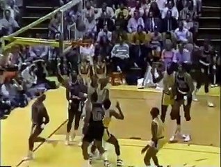 42 years old Kareem Abdul-Jabbar switches onto Terry Porter