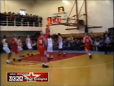 19 years old Andrei Kirilenko dunks in transition at Russian League