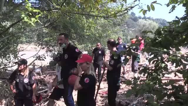 Su baskını ve toprak kayması - Uğurlu köyünde bir kadın ile bir çocuk cesedi bulundu (3)