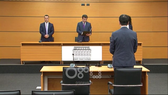 RTV Ora – Konfirmohet në detyrë kandidati për kryeprokuror, Olsian Çela