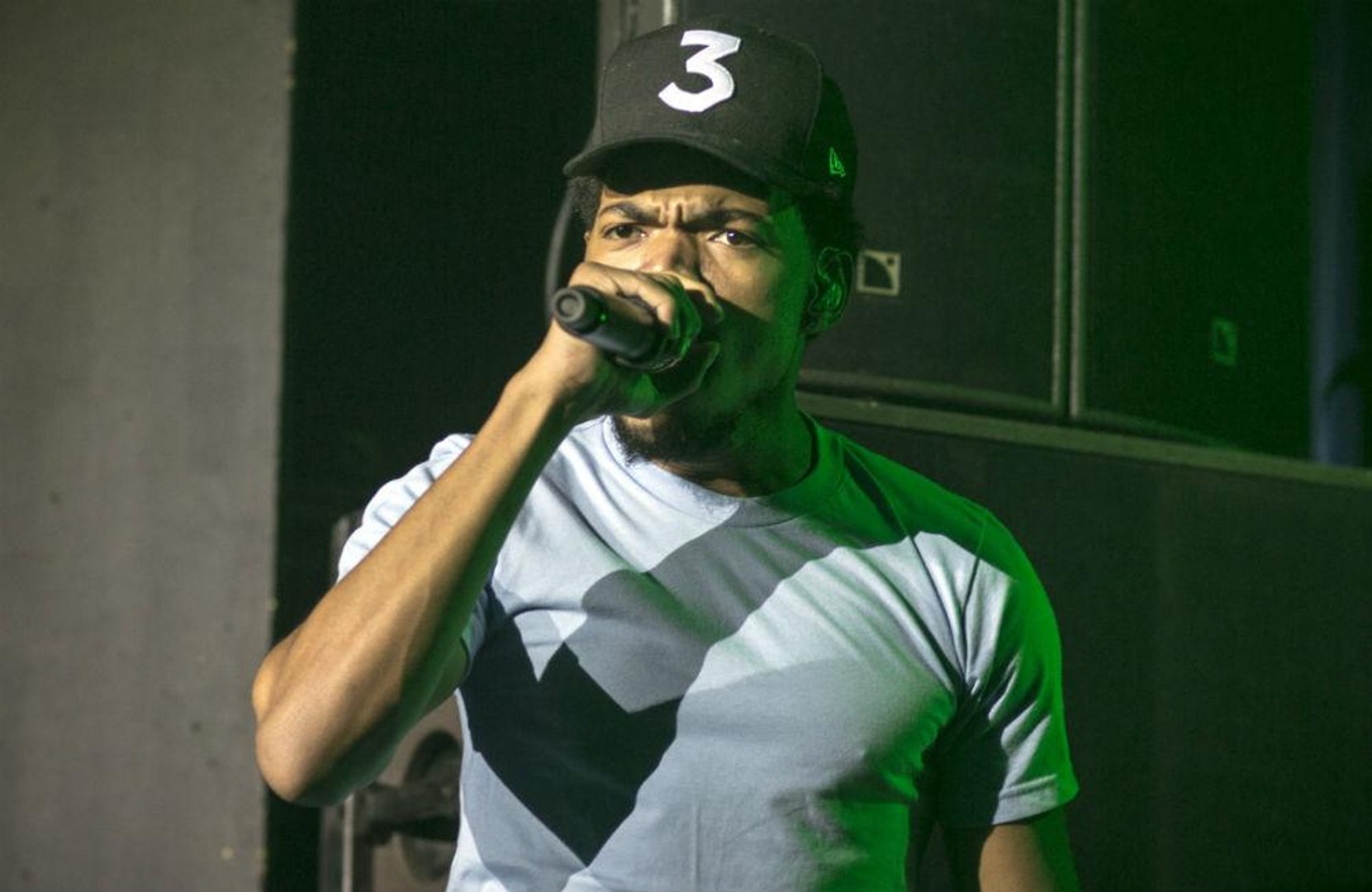 ⁣Chance the Rapper forced to eat vegetable after losing bet