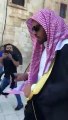 Filistinli çocuk bakanlık davetiyle gelen Suudi gazetecinin suratına tükürdü