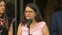 Mónica Oltra condena el asesinato machista