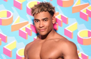 Jordan Hames' head turned by India Reynolds