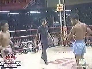 ซุปเปอร์เล็ก ศรอีสาน VS เมธี เจดีย์พิทักษ์ Superlek VS Methee