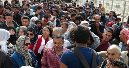 Suriyeliler sınır kapılarına akın etti! İzdiham yaşandı