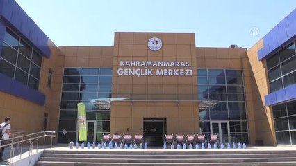 Gençler topladı, şehit yakınları engellilere hediye etti