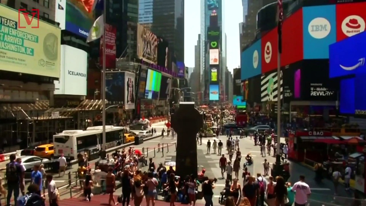 Giuliani Shreds de Blasio over videos of NYPD officers