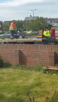 Voici les dépanneurs les plus idiots du monde