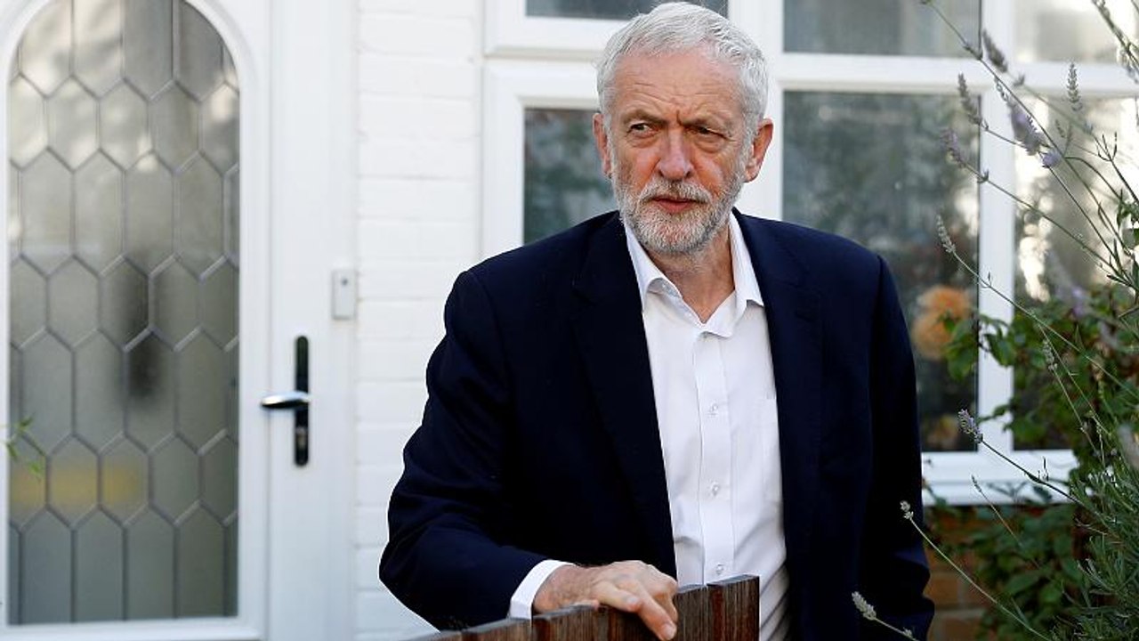 Jeremy Corbyn pide elecciones anticipadas