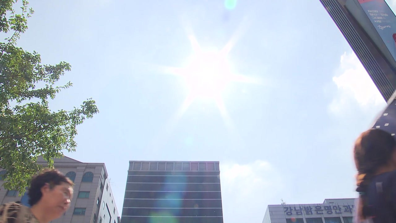[날씨] 폭염특보 속 열대야에 무더위, 내일 장맛비 / YTN
