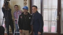Juan Diego Flórez y Luis Fonsi mantienen encuentro caluroso previo a Lima 2019