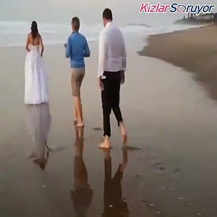 Sahilde düğün fotoğrafı çektirmek isteyen çiftin sonu!