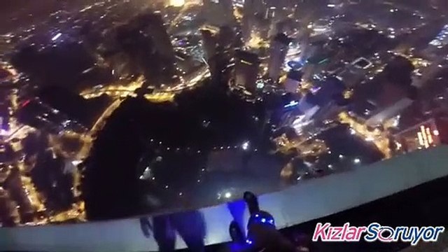 Paraşütle havuza atlamak