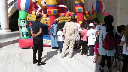 HAVADAN GÖRÜNTÜLERLE ÇAMLICA CAMİİ AVLUSUNDAKİ KUR'AN KURSU ŞENLİĞİ