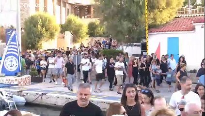 Un an après l'incendie, le village de Mati reste hanté