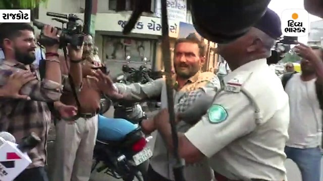 યુવાન SP ઓફિસમાં ઝેરી દવા પીવે તે પહેલા પોલીસે અટકાયત કરી