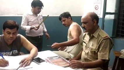 पकड़ने गए थे अपराधी को लेकिन खुद पिटकर आ गए दरोगा और सिपाही, दबंगों ने घेरकर मारा