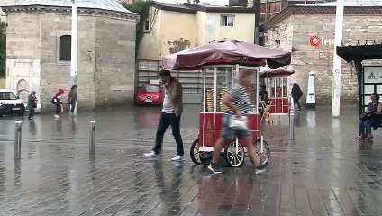 İstanbul’da etkili olan yağış vatandaşa zor anlar yaşattı