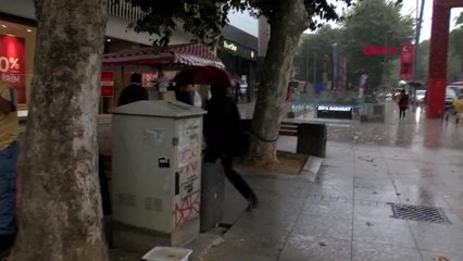 İSTANBUL-İSTANBUL'DA YAĞMUR ETKİLİ OLUYOR 3