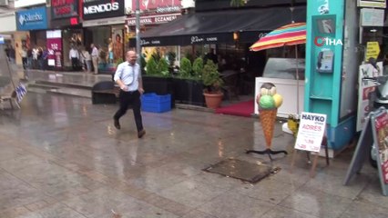İstanbul'da sağanak yağış etkisini gösteriyor