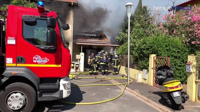 AGDE - Les pompiers interviennent sur un pavillon en feu