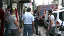 Zeytinburnu’nda bir kişi kendini doğal gaz borusuna asarak intihar etti