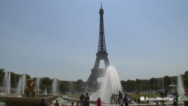 Brutal heat in Paris has tourists swimming in Eiffel Tower fountains